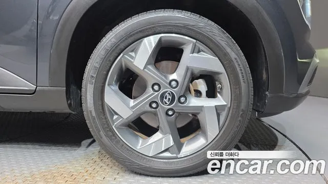 Hyundai Venue — фото 21