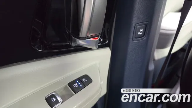 Kia Carnival — фото 18