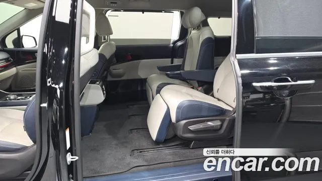 Kia Carnival — фото 10