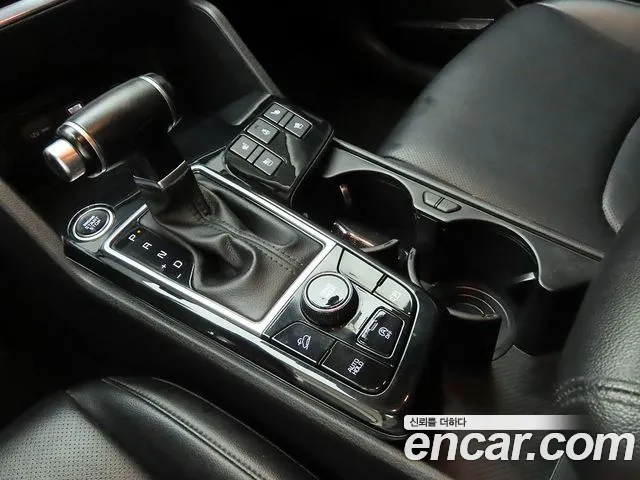 Kia Sportage — фото 11