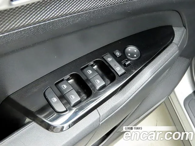 Kia Sportage — фото 12