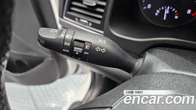 Hyundai Avante — фото 18