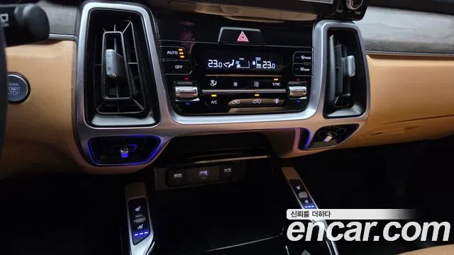 Kia Sorento — фото 16
