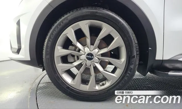 Kia Sorento — фото 5