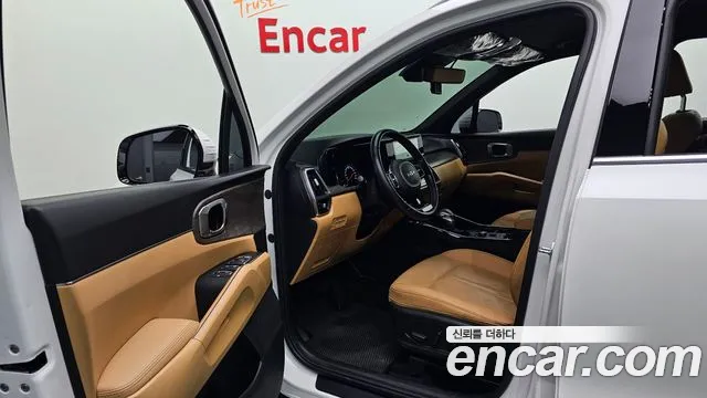 Kia Sorento — фото 10