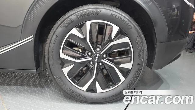 Kia EV6 — фото 21