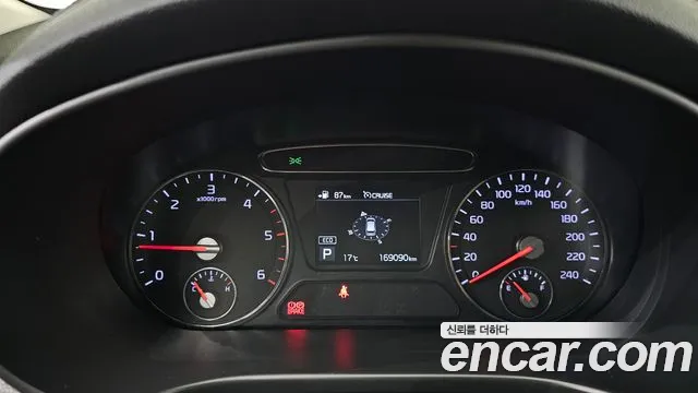 Kia Sorento — фото 8