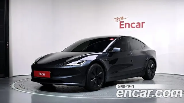 Tesla Model 3 — фото 1