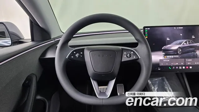 Tesla Model 3 — фото 12