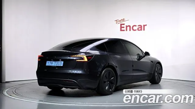 Tesla Model 3 — фото 2
