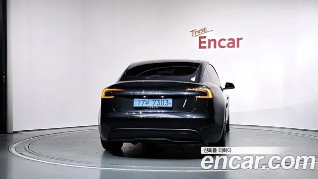 Tesla Model 3 — фото 4