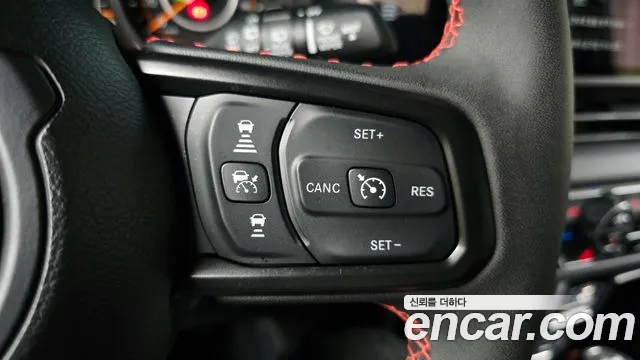 Jeep Wrangler — фото 17