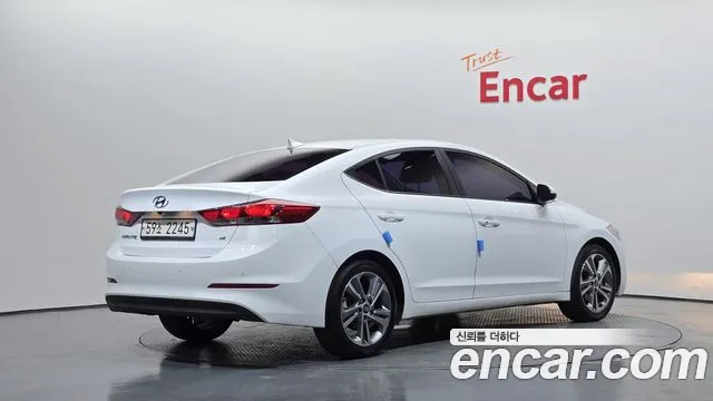 Hyundai Avante — фото 2