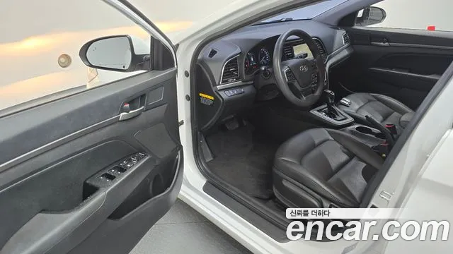 Hyundai Avante — фото 10