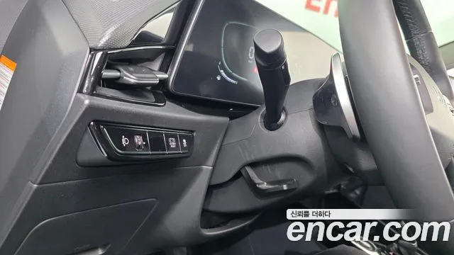 Kia Niro — фото 19