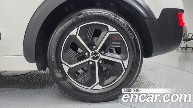 Kia Niro — фото 21