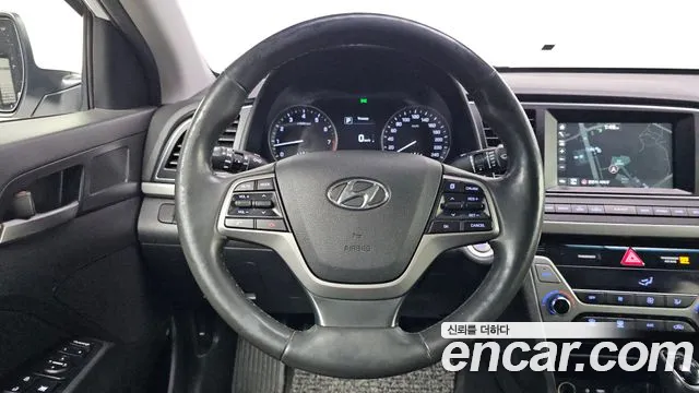 Hyundai Avante — фото 14
