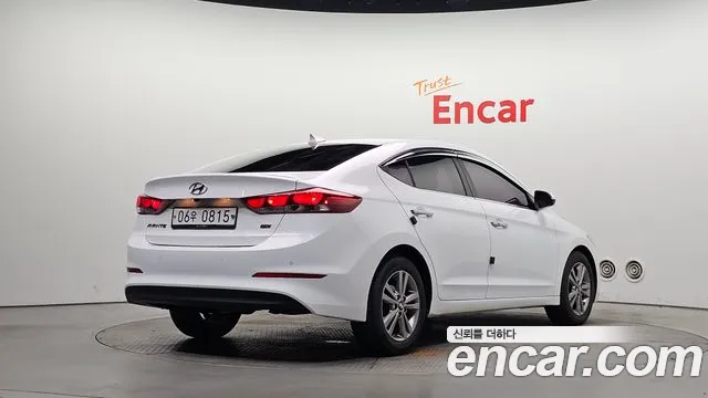 Hyundai Avante — фото 2