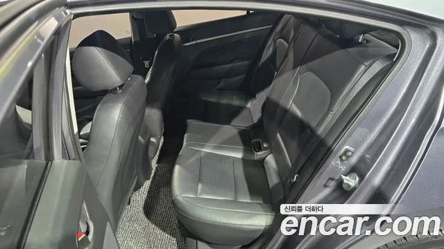Hyundai Avante — фото 11