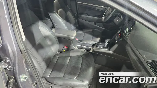 Hyundai Avante — фото 12