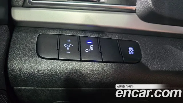Hyundai Avante — фото 18