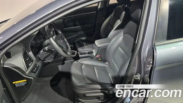 Hyundai Avante — фото 10
