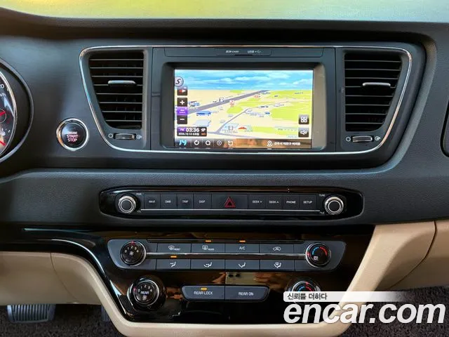 Kia Carnival — фото 11