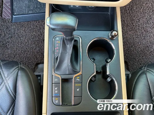 Kia Carnival — фото 12