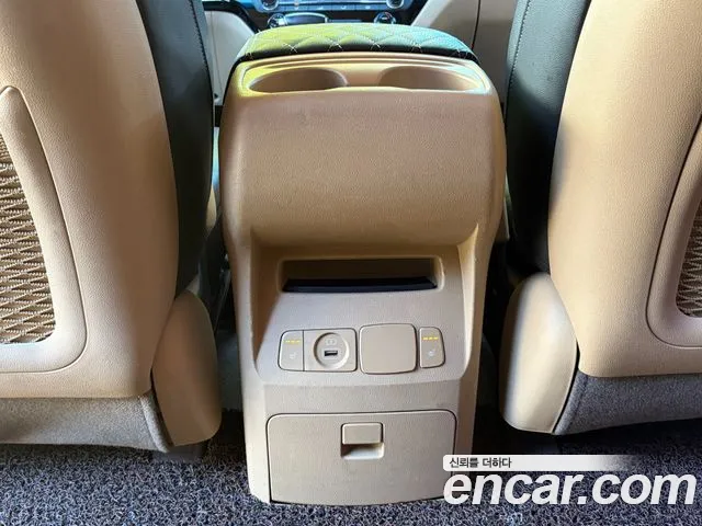 Kia Carnival — фото 16