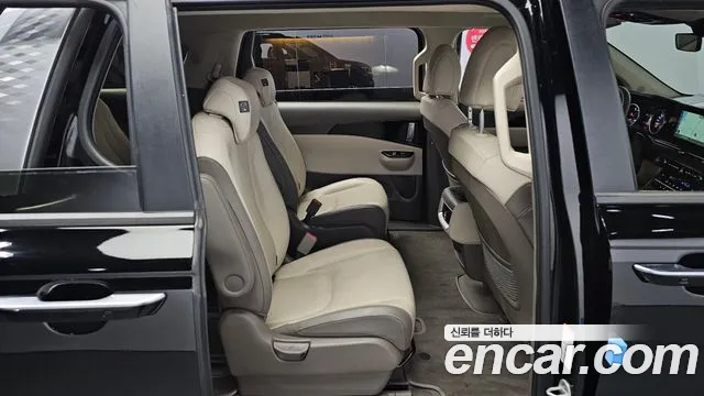 Kia Carnival — фото 10