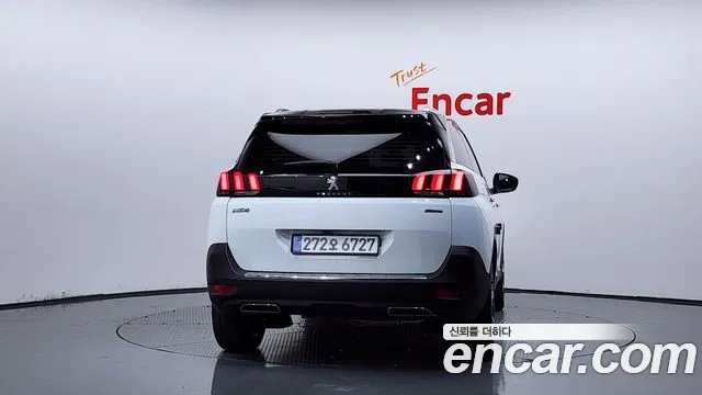 Peugeot 5008 — фото 4