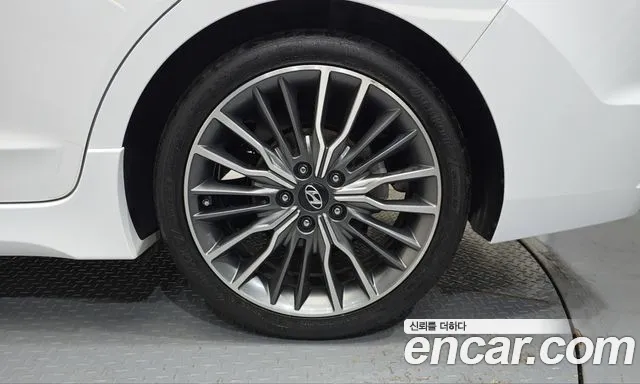 Hyundai Avante — фото 21