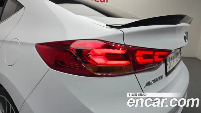 Hyundai Avante — фото 23