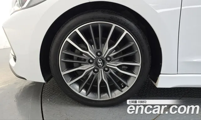 Hyundai Avante — фото 5