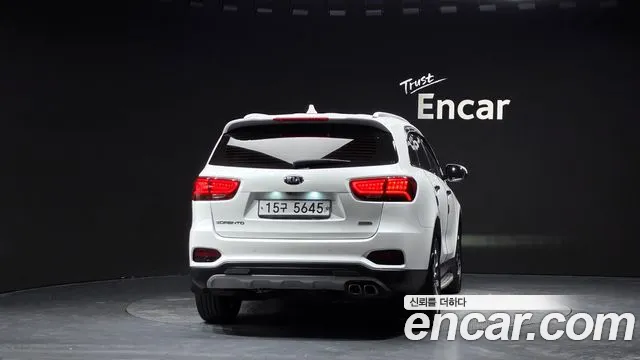 Kia Sorento — фото 4