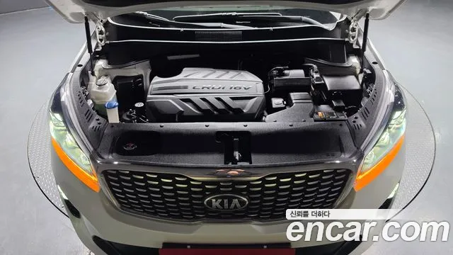 Kia Sorento — фото 6