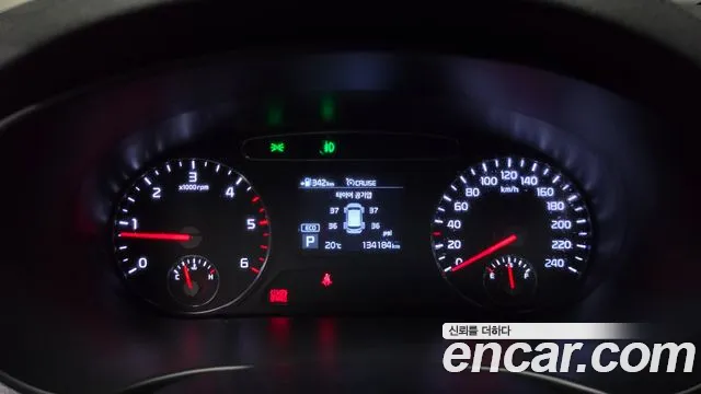Kia Sorento — фото 8