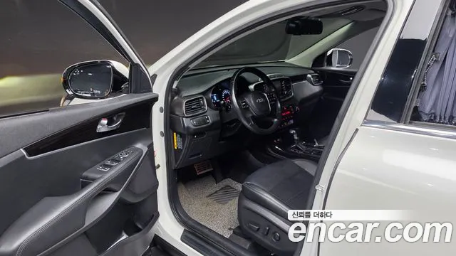 Kia Sorento — фото 10