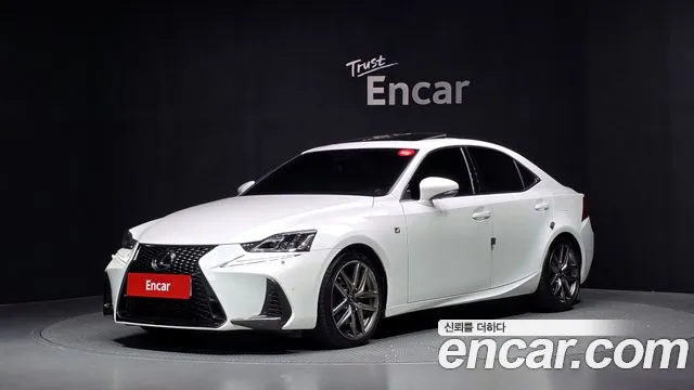 Lexus IS — фото 1