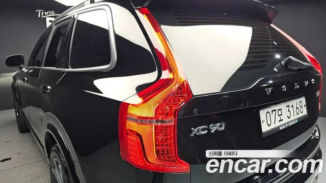 Volvo XC90 — фото 23