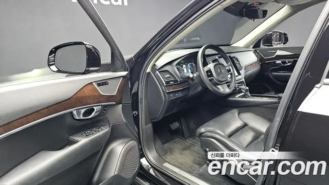 Volvo XC90 — фото 10