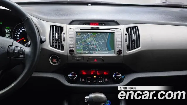 Kia Sportage — фото 13