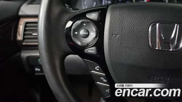 Honda Accord — фото 15