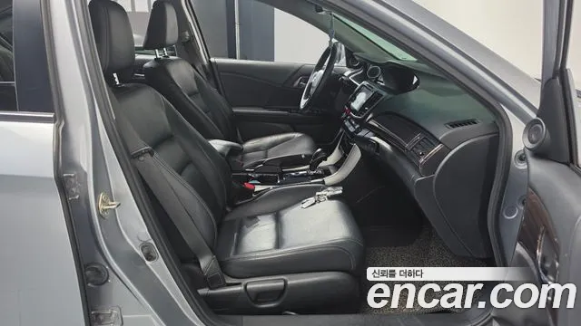 Honda Accord — фото 26