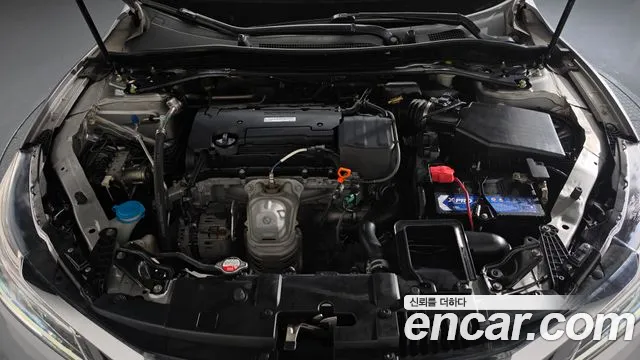 Honda Accord — фото 5