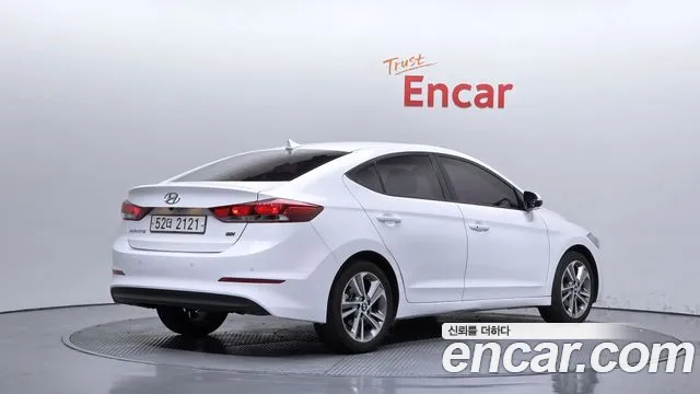 Hyundai Avante — фото 2