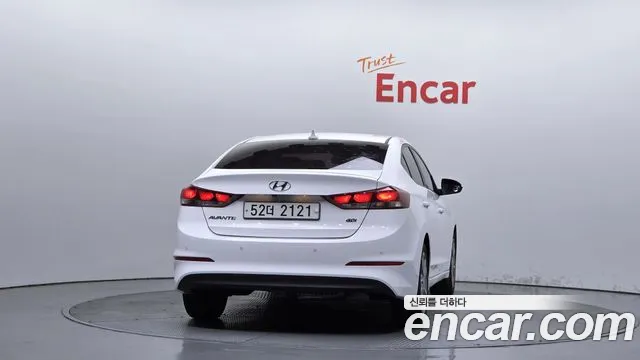 Hyundai Avante — фото 4