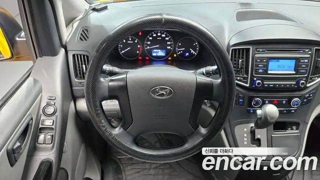 Hyundai Starex — фото 13