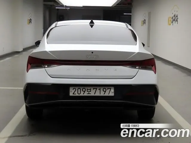 Hyundai Avante — фото 3