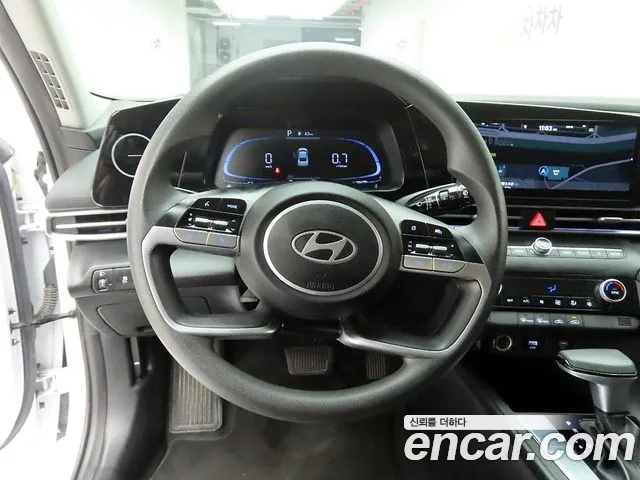 Hyundai Avante — фото 8